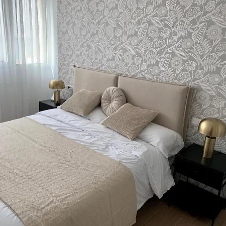 Don Gustavo Modern Apartment, Sea Views & Pool Appartement *